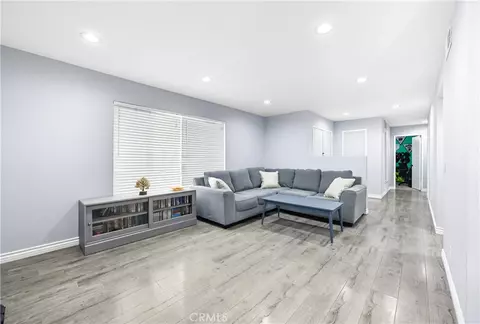 Living - 2450 Stow, Simi Valley, CA 93063 photo 3 of 3