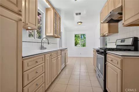 19431 Enadia, Reseda, CA 91335