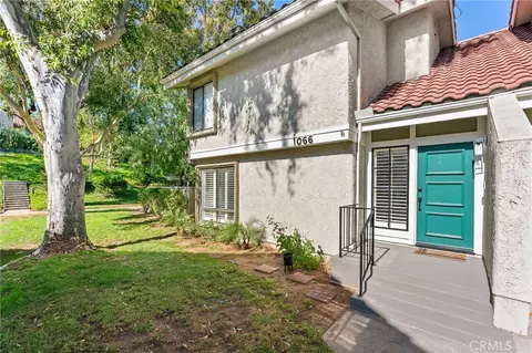 1066 Sunwood Ln, Oak Park, CA 91377