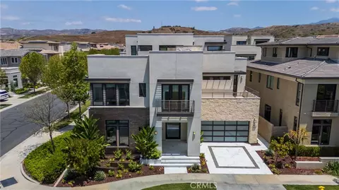 61 Iluna, Irvine, CA 92618 photo 2