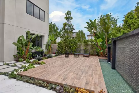 Exterior - 61 Iluna, Irvine, CA 92618 photo 5 of 7