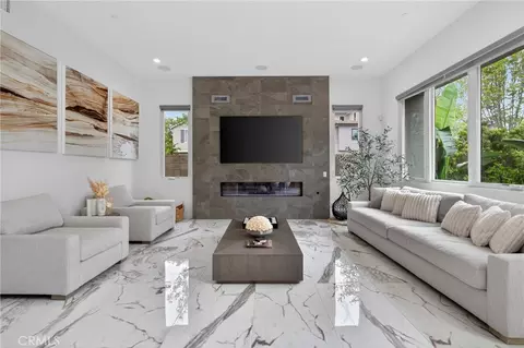 61 Iluna, Irvine, CA 92618 photo 5
