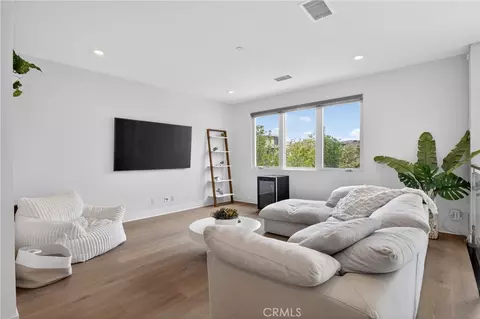 Living - 61 Iluna, Irvine, CA 92618 photo 2 of 2