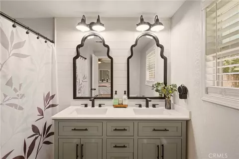 Bath - 1011 Lightcap, Lancaster, CA 93535 photo 2 of 2