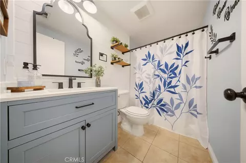 Bath - 1011 Lightcap, Lancaster, CA 93535 photo 1 of 2