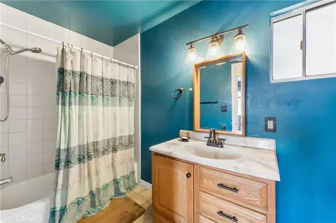 Bath - 10311 Marcus, Tujunga, CA 91042 photo 3 of 3
