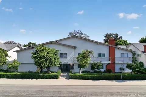 18547 Collins St #B23, Tarzana, CA 91356