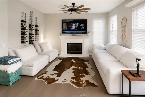 Living - 3955 Sunsetridge Rd, Moorpark, CA 93021 photo 2 of 2