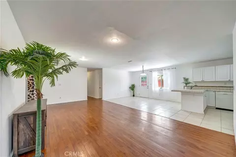 Living - 42921 Alep, Lancaster, CA 93536 photo 3 of 4