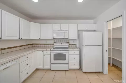 Kitchen - 42921 Alep, Lancaster, CA 93536 photo 4 of 4