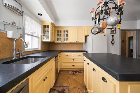 Kitchen - 44651 Beech Ave, Lancaster, CA 93534 photo 2 of 2