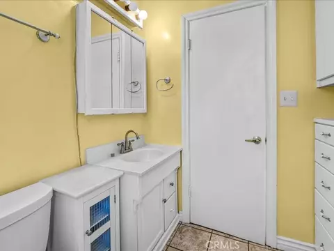 Bath - 6923 Comanche Ave, Winnetka, CA 91306 photo 3 of 3
