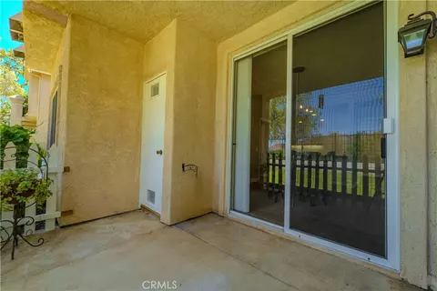 Exterior - 405 Huyler Ln #D, Simi Valley, CA 93065 photo 7 of 15