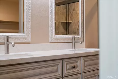 Bath - 405 Huyler Ln #D, Simi Valley, CA 93065 photo 2 of 6