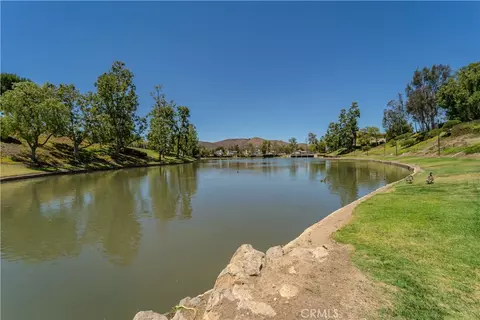 View/Area - 405 Huyler Ln #D, Simi Valley, CA 93065 photo 2 of 7