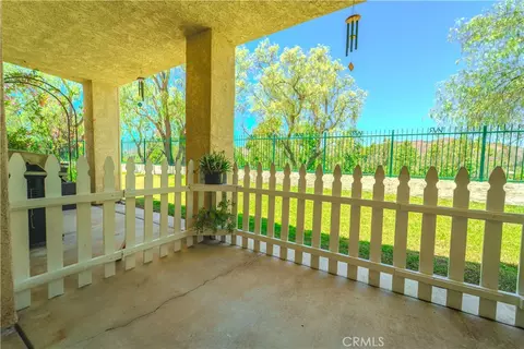 Exterior - 405 Huyler Ln #D, Simi Valley, CA 93065 photo 6 of 15