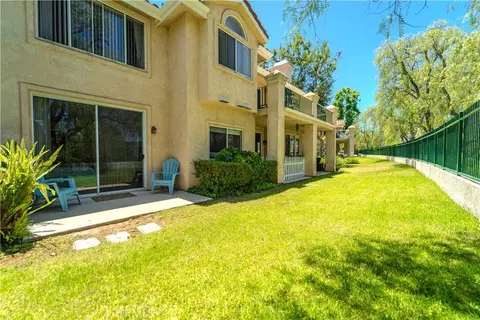 Exterior - 405 Huyler Ln #D, Simi Valley, CA 93065 photo 3 of 15