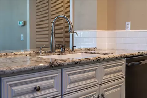 Kitchen - 405 Huyler Ln #D, Simi Valley, CA 93065 photo 6 of 6