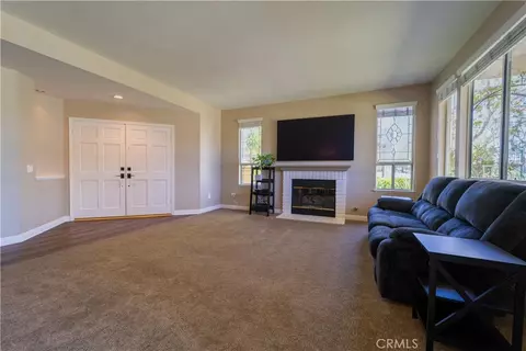Living - 405 Huyler Ln #D, Simi Valley, CA 93065 photo 2 of 5