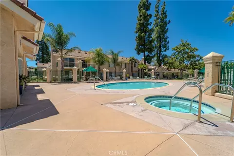 Exterior - 405 Huyler Ln #D, Simi Valley, CA 93065 photo 14 of 15