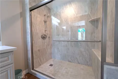 Bath - 405 Huyler Ln #D, Simi Valley, CA 93065 photo 3 of 6