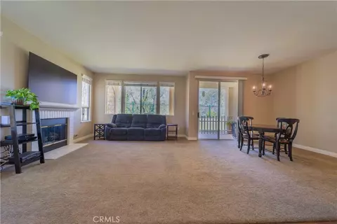 Living - 405 Huyler Ln #D, Simi Valley, CA 93065 photo 1 of 5