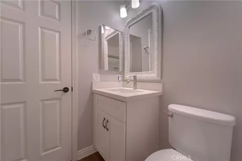 Bath - 405 Huyler Ln #D, Simi Valley, CA 93065 photo 5 of 6