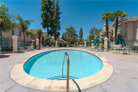 Exterior - 405 Huyler Ln #D, Simi Valley, CA 93065 photo 4 of 15