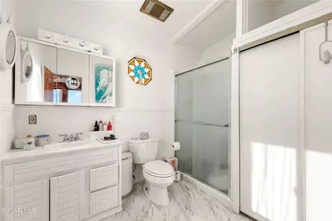 Bath - 46408 172nd E, Lancaster, CA 93535 photo 2 of 2