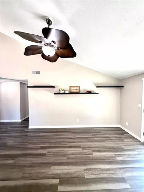Living - 44251 E Raysack, Lancaster, CA 93535 photo 3 of 5