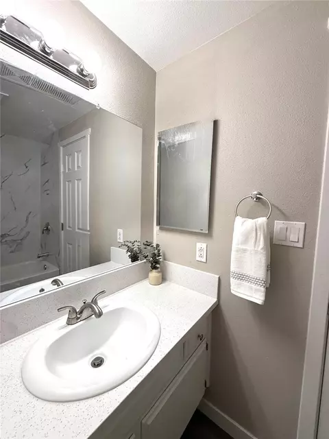 Bath - 44251 E Raysack, Lancaster, CA 93535 photo 6 of 7