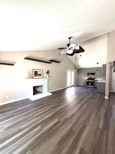 Living - 44251 E Raysack, Lancaster, CA 93535 photo 5 of 5