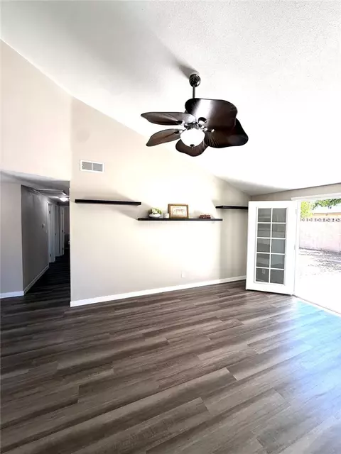 Living - 44251 E Raysack, Lancaster, CA 93535 photo 2 of 5