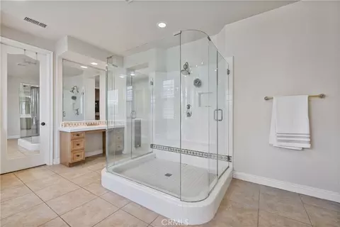 Bath - 4959 Shady Trl, Simi Valley, CA 93063 photo 1 of 4