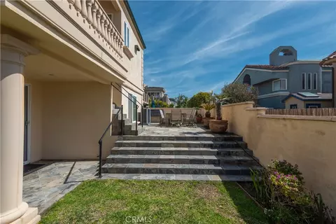 Exterior - 1000 Mandalay Beach Rd, Oxnard, CA 93035 photo 4 of 7