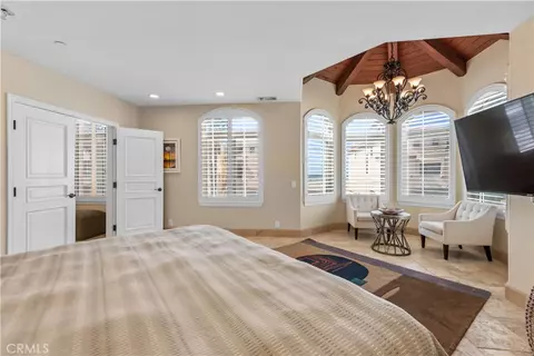 Bedroom - 1000 Mandalay Beach Rd, Oxnard, CA 93035 photo 6 of 6