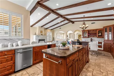 Kitchen - 1000 Mandalay Beach Rd, Oxnard, CA 93035 photo 2 of 2