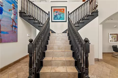 Entry Way - 1000 Mandalay Beach Rd, Oxnard, CA 93035 photo 2 of 2