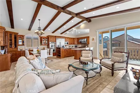 Living - 1000 Mandalay Beach Rd, Oxnard, CA 93035 photo 2 of 3