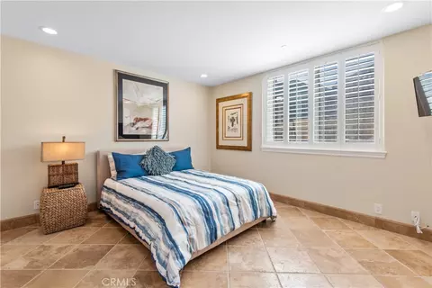 Bedroom - 1000 Mandalay Beach Rd, Oxnard, CA 93035 photo 1 of 6