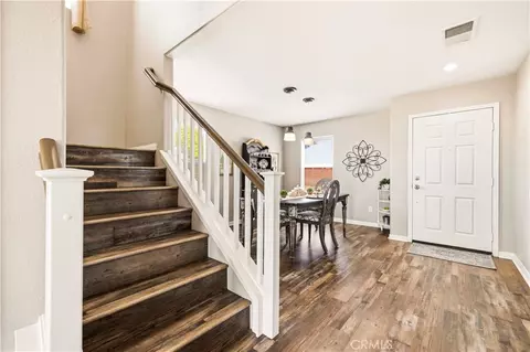 Entry Way - 159 Palermo Dr, Palmdale, CA 93550 photo 2 of 4