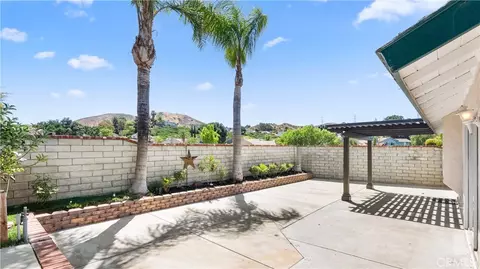 Exterior - 28924 Raintree Ln, Santa Clarita, CA 91390 photo 14 of 18