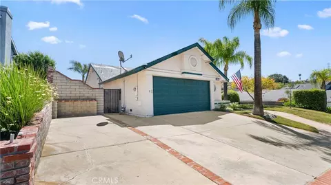Exterior - 28924 Raintree Ln, Santa Clarita, CA 91390 photo 17 of 18