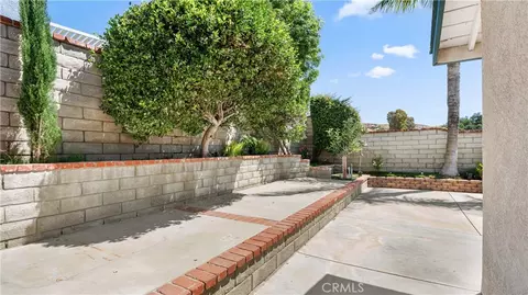 Exterior - 28924 Raintree Ln, Santa Clarita, CA 91390 photo 16 of 18