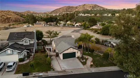 View/Area - 28924 Raintree Ln, Santa Clarita, CA 91390 photo 1 of 7
