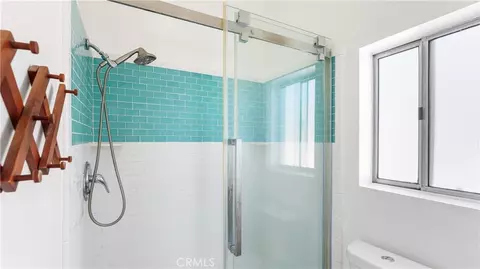 Bath - 28924 Raintree Ln, Santa Clarita, CA 91390 photo 2 of 3