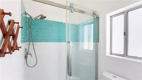 Bath - 28924 Raintree Ln, Santa Clarita, CA 91390 photo 2 of 3
