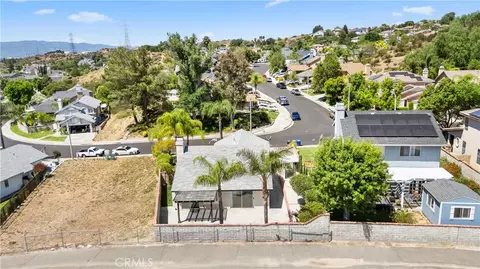 View/Area - 28924 Raintree Ln, Santa Clarita, CA 91390 photo 2 of 7