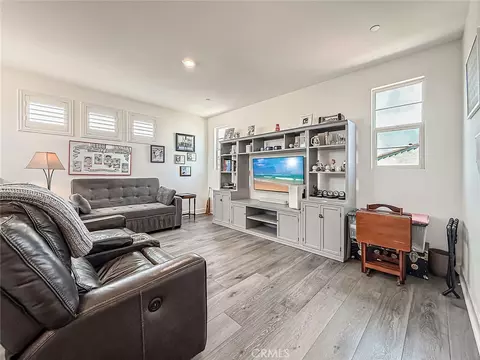 Living - 2402 Conroy Ave, Camarillo, CA 93012 photo 5 of 6