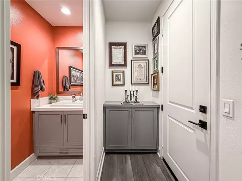 Entry Way - 2402 Conroy Ave, Camarillo, CA 93012 photo 5 of 8
